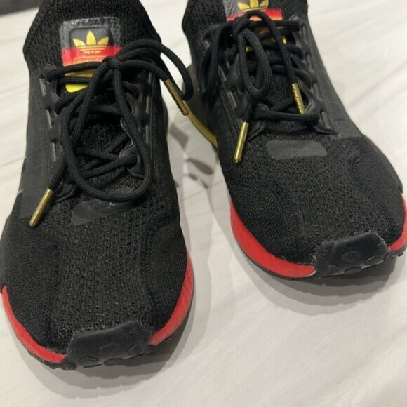 Adidas Kid NMD_R1 V2 Munich-United By Sneakers Shoes Size 6.5 - Picture 7 of 9